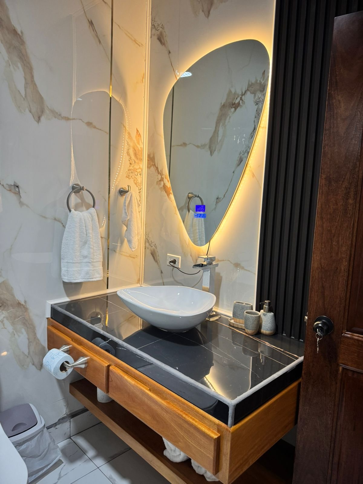 Small Suite - Bathroom