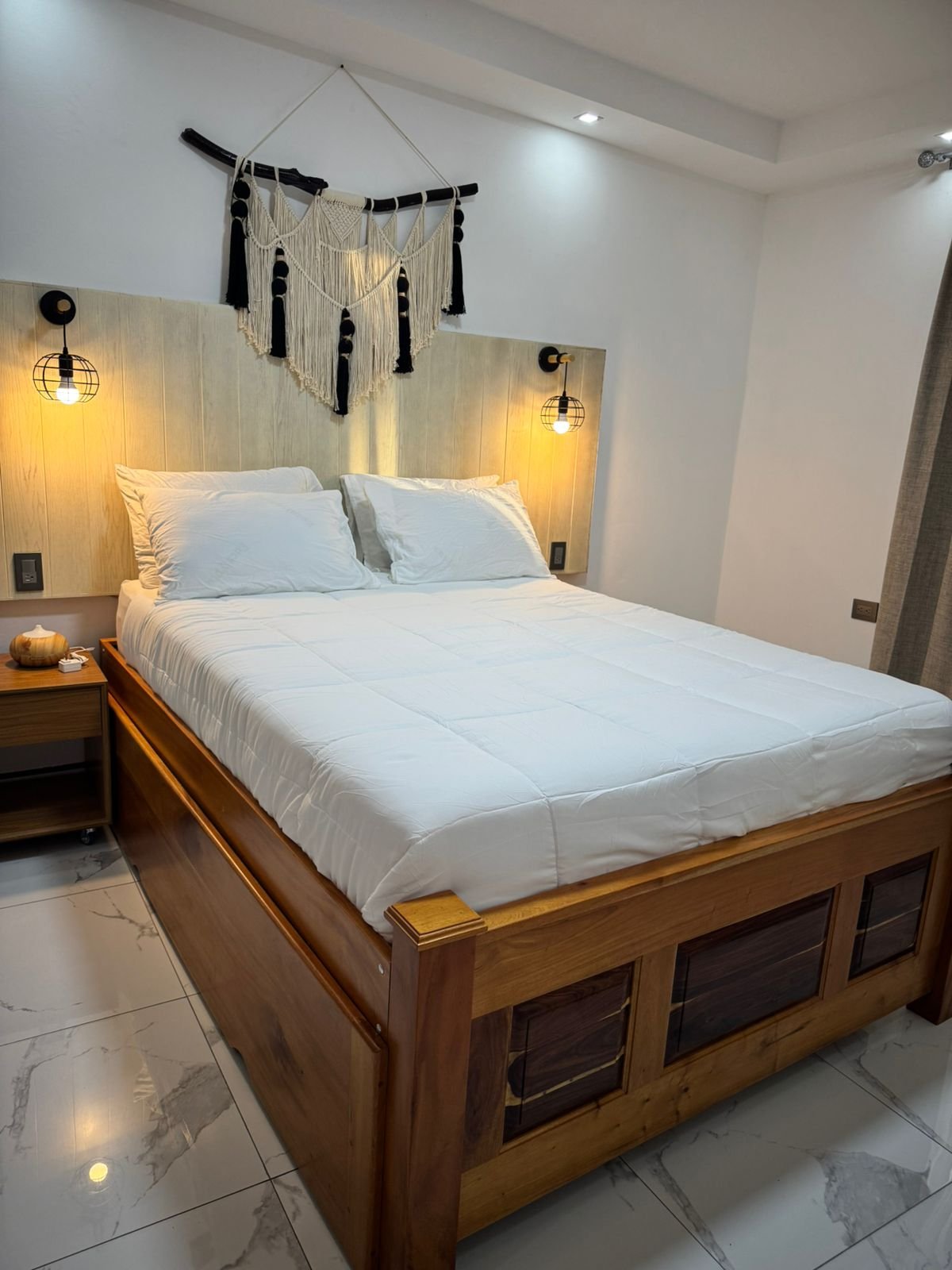 Small Suite - Vanity