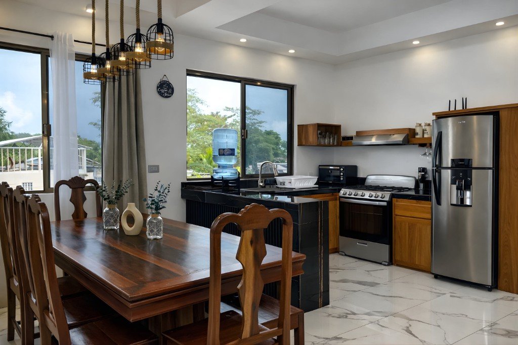 Premium Suite - Kitchen Dining Area 2